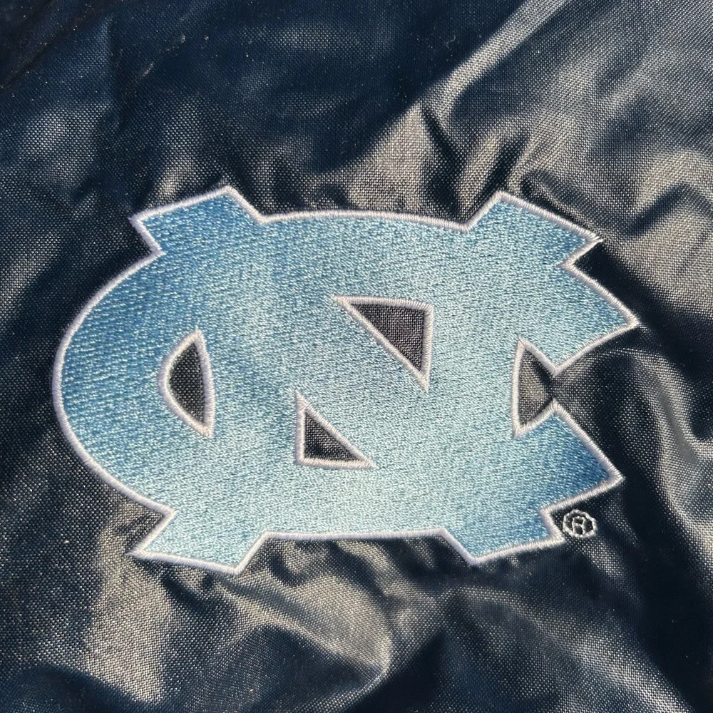 NWT North Carolina Tarheels Reversible Dog Jacket L